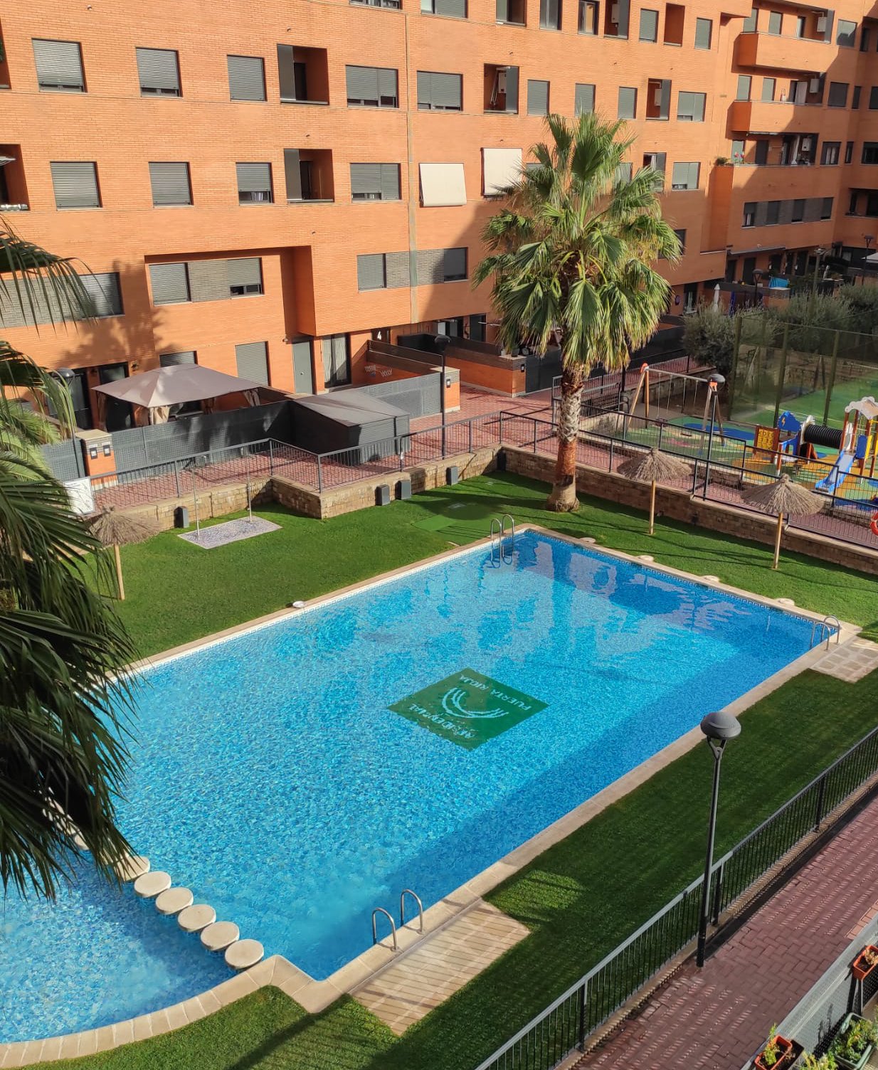 Piscina de una Comunidad de vecinos.
